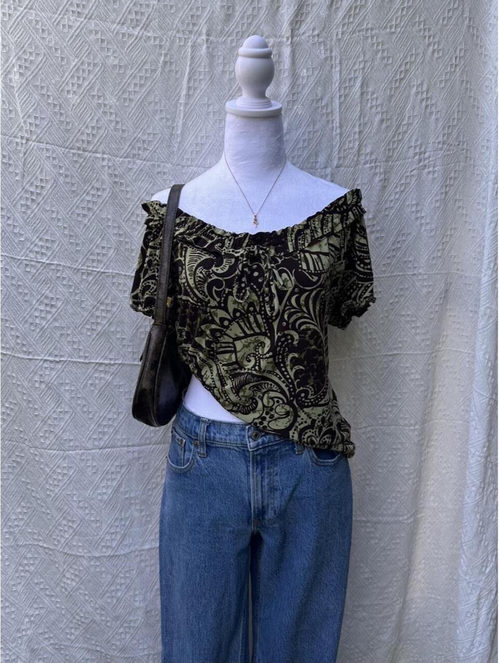 Paisley Off-Shoulder Top 🤎
